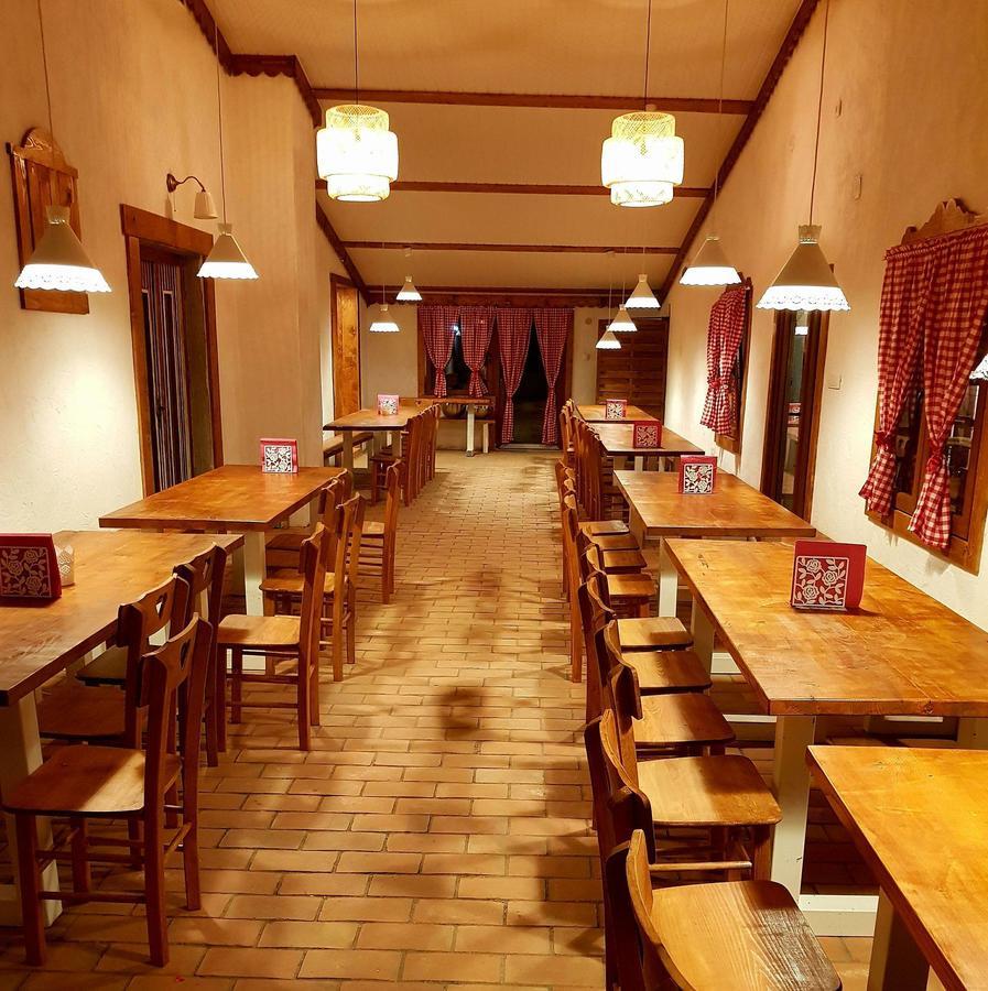 Domacinstvo Cikic Zasavica Guest House ภายนอก รูปภาพ